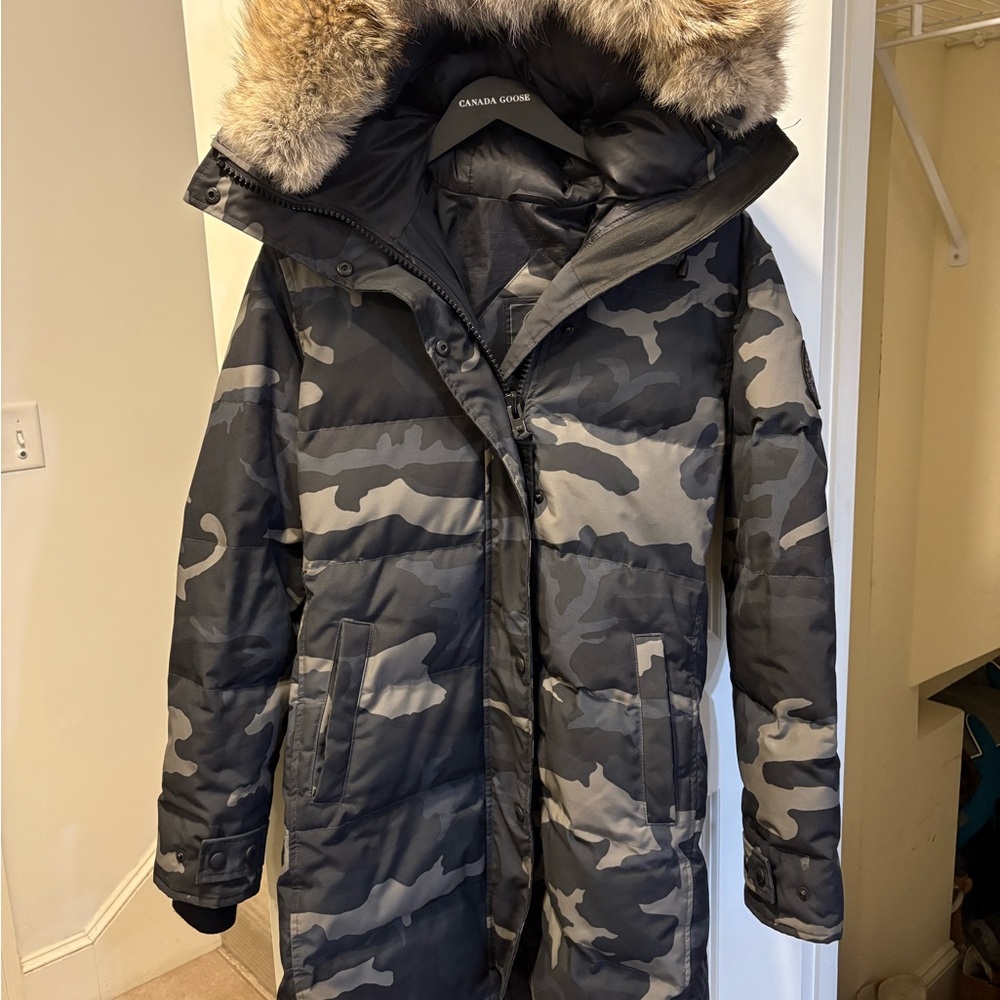 Canada Goose Shelburne Parka Black Label – Women’s Medium-Camo Print